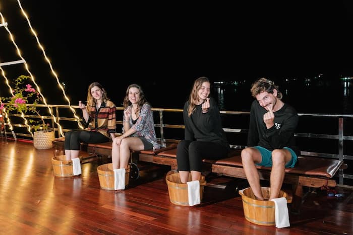 Bain pieds sel Himalaya à bord